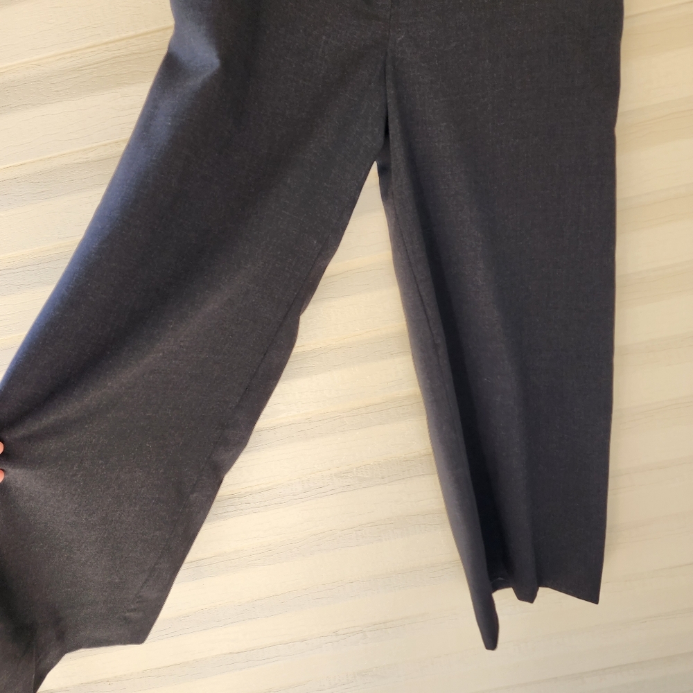 Chanel 100% wool wide leg pants - Picture 4 of 14